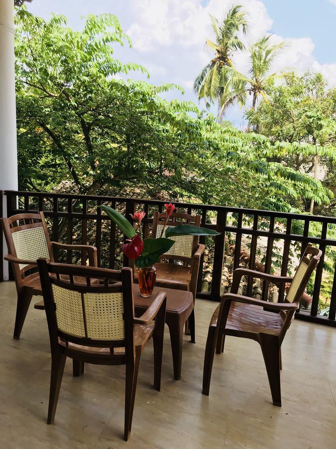 Neli Guests House Hotel Unawatuna Exterior photo